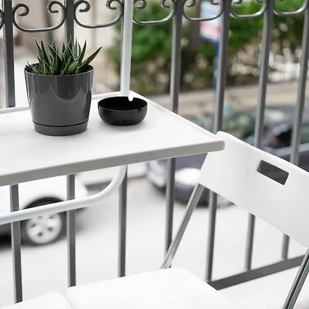 ευ. Apartment *